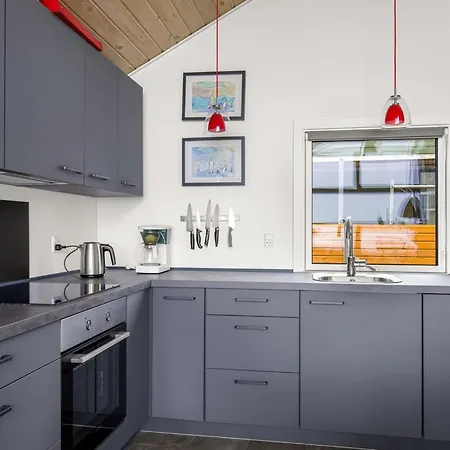 Ioar - 10m From The Sea By Interhome *